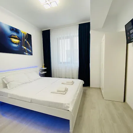 Alezzi Yaht Apartment With Sea View Near The Beach Daire