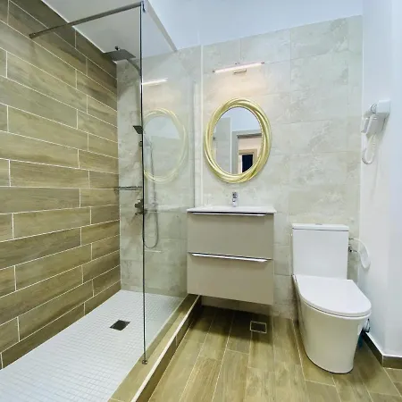 Daire Alezzi Yaht Apartment With Sea View Near The Beach *