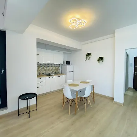 Alezzi Yaht Apartment With Sea View Near The Beach 아파트 *